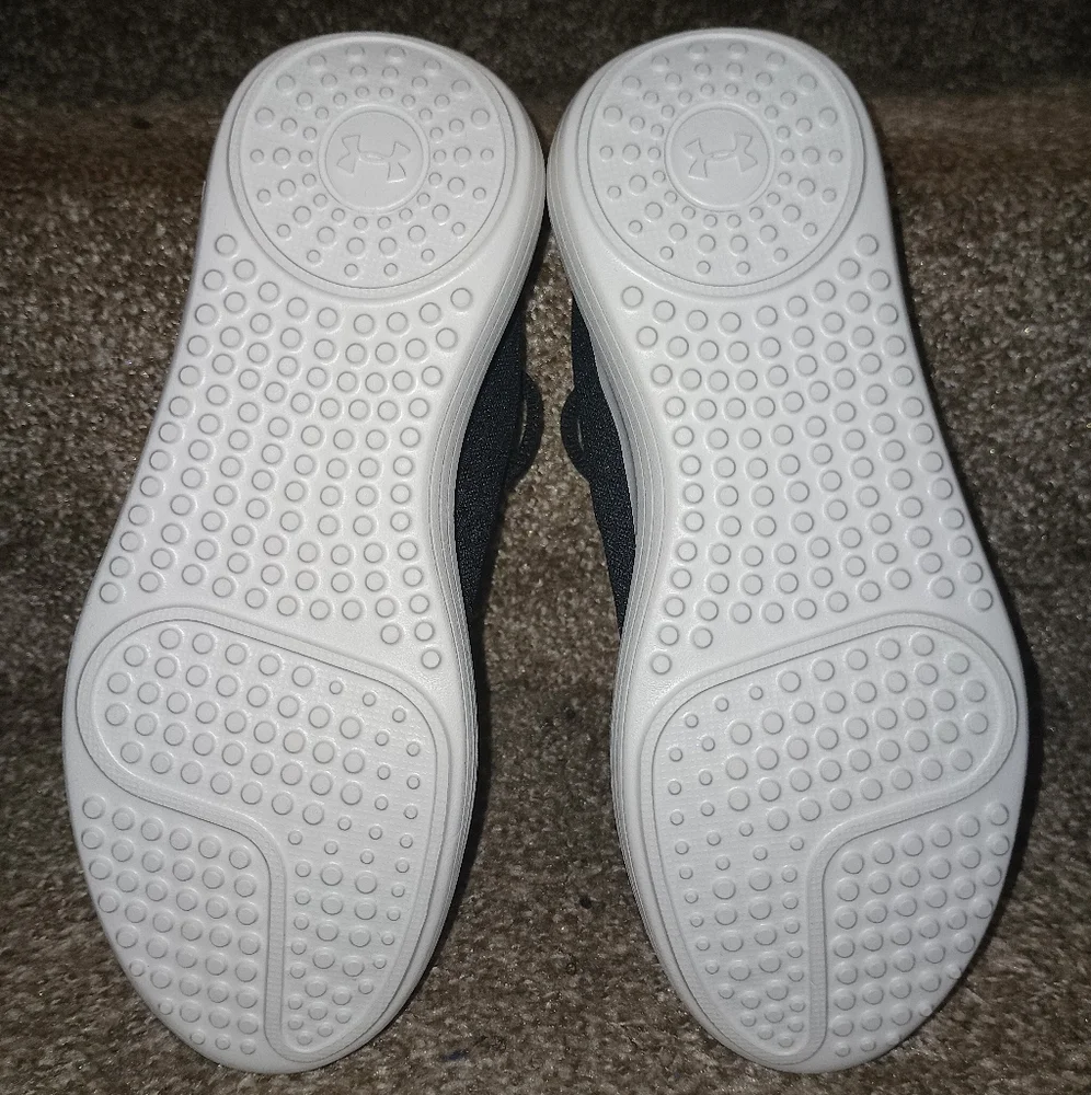 Brand New Kids Under Armour Shoes - Picture 6 of 6